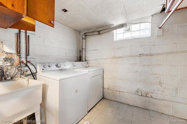 1826 Walnut Street, Dearborn, MI 48124