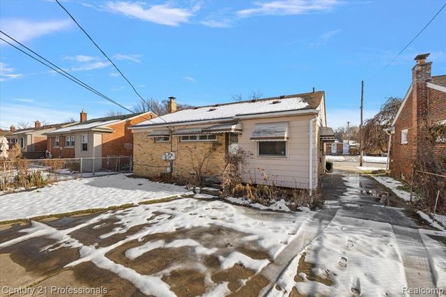 1826 Walnut Street, Dearborn, MI 48124