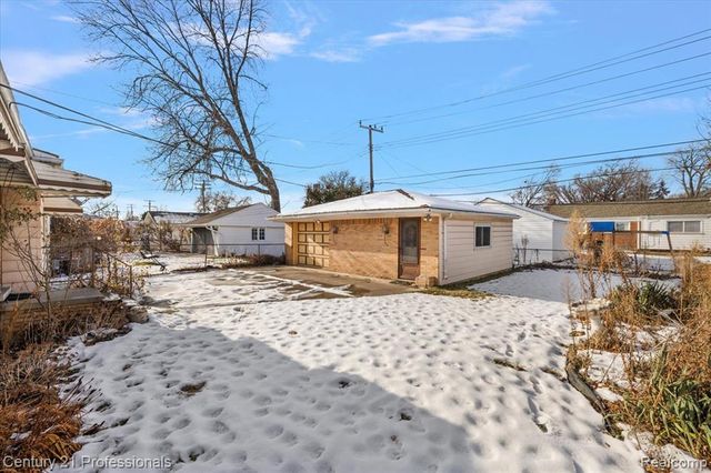 1826 Walnut Street, Dearborn, MI 48124