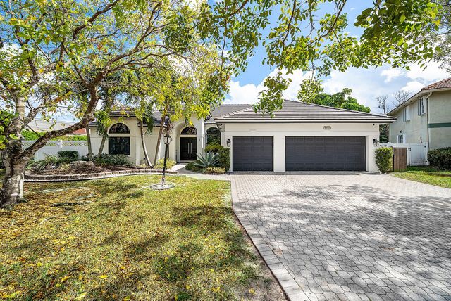 4447 NW 82nd Avenue, Coral Springs, FL 33065