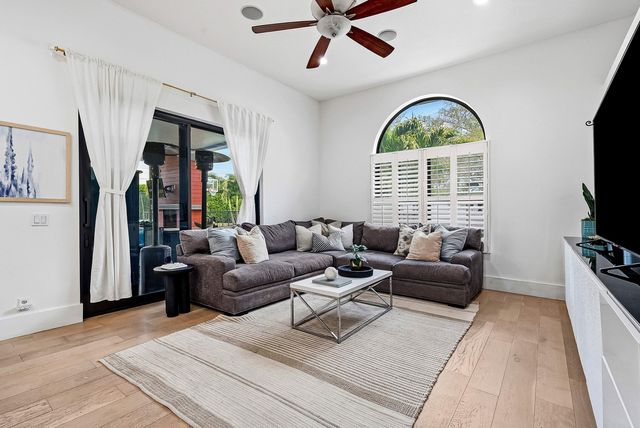 4447 NW 82nd Avenue, Coral Springs, FL 33065