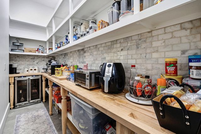 4447 NW 82nd Avenue, Coral Springs, FL 33065