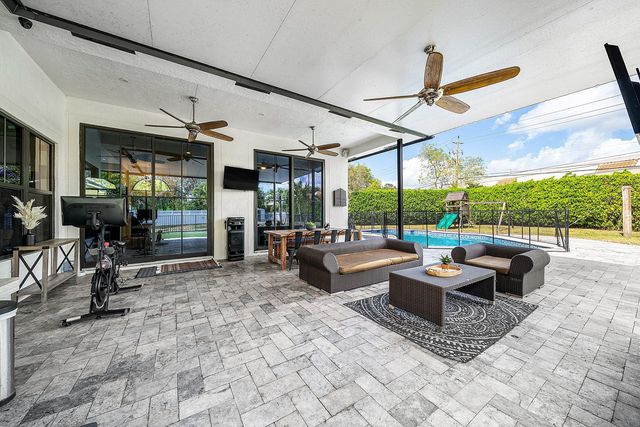 4447 NW 82nd Avenue, Coral Springs, FL 33065