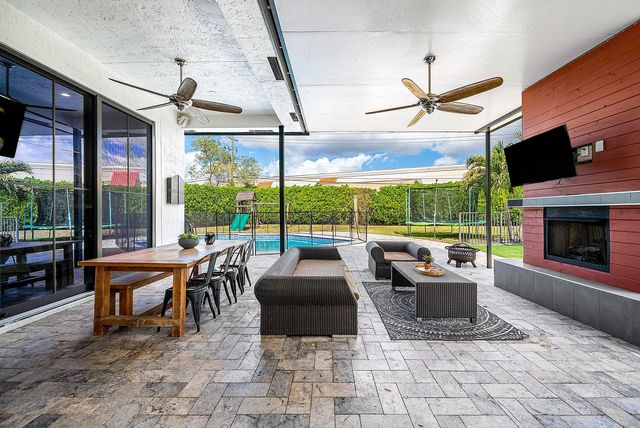 4447 NW 82nd Avenue, Coral Springs, FL 33065