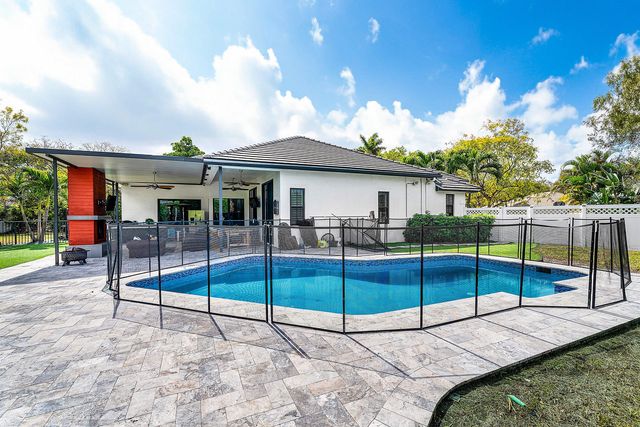 4447 NW 82nd Avenue, Coral Springs, FL 33065