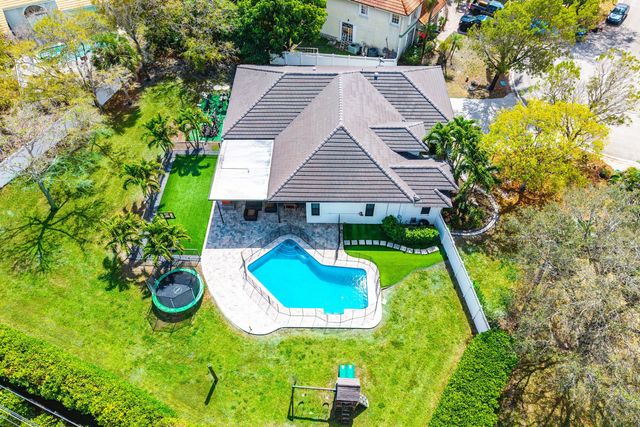 4447 NW 82nd Avenue, Coral Springs, FL 33065