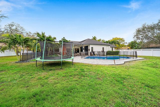 4447 NW 82nd Avenue, Coral Springs, FL 33065