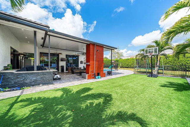 4447 NW 82nd Avenue, Coral Springs, FL 33065