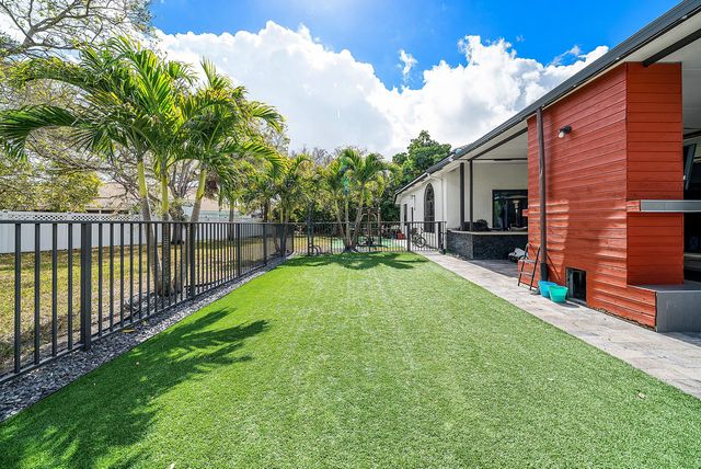 4447 NW 82nd Avenue, Coral Springs, FL 33065