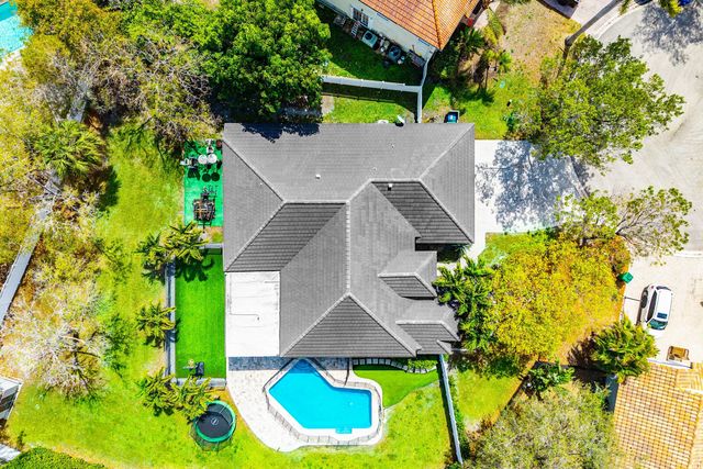 4447 NW 82nd Avenue, Coral Springs, FL 33065