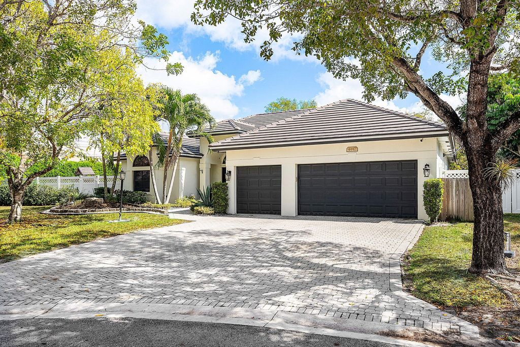 4447 NW 82nd Avenue, Coral Springs, FL 33065