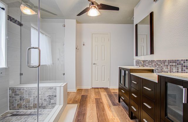 11222 E Travelers Way Circle, Houston, TX 77065