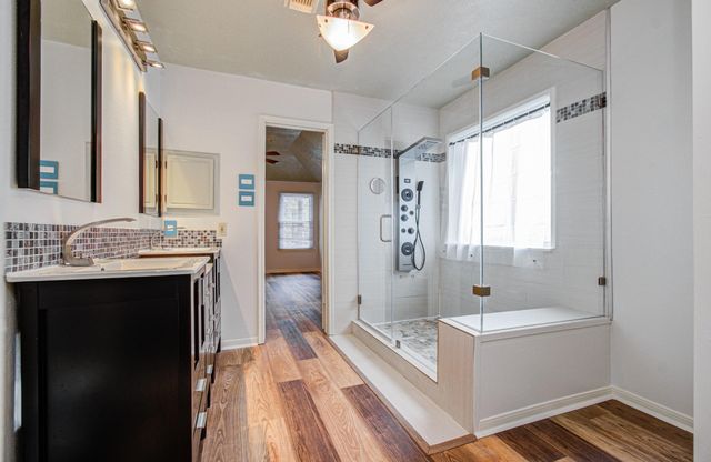 11222 E Travelers Way Circle, Houston, TX 77065