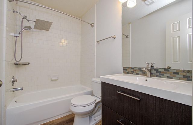 11222 E Travelers Way Circle, Houston, TX 77065