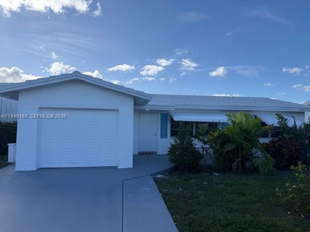 1832 SW 17th St, Boynton Beach, FL 33426