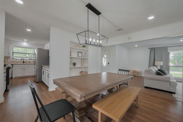 8057 Ridgeview Drive, Houston, TX 77055