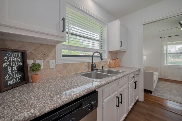 8057 Ridgeview Drive, Houston, TX 77055
