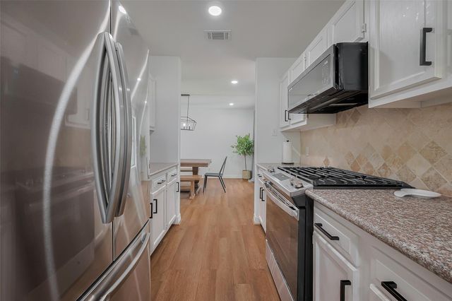 8057 Ridgeview Drive, Houston, TX 77055
