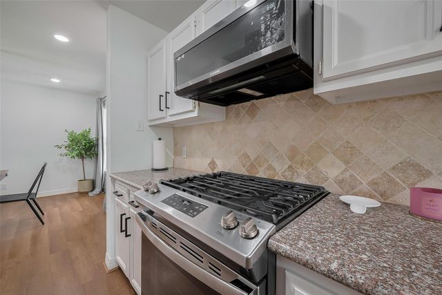 8057 Ridgeview Drive, Houston, TX 77055