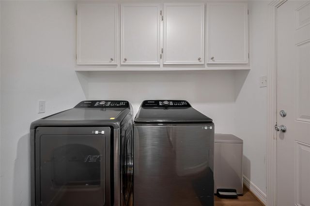 8057 Ridgeview Drive, Houston, TX 77055
