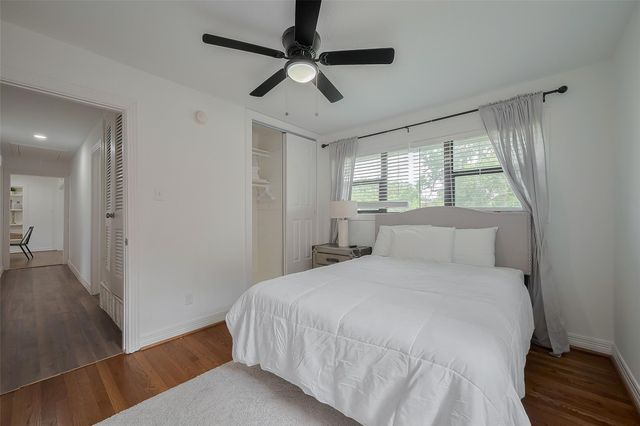8057 Ridgeview Drive, Houston, TX 77055