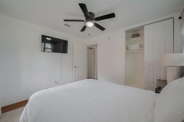 8057 Ridgeview Drive, Houston, TX 77055