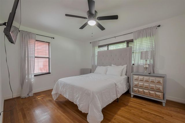 8057 Ridgeview Drive, Houston, TX 77055