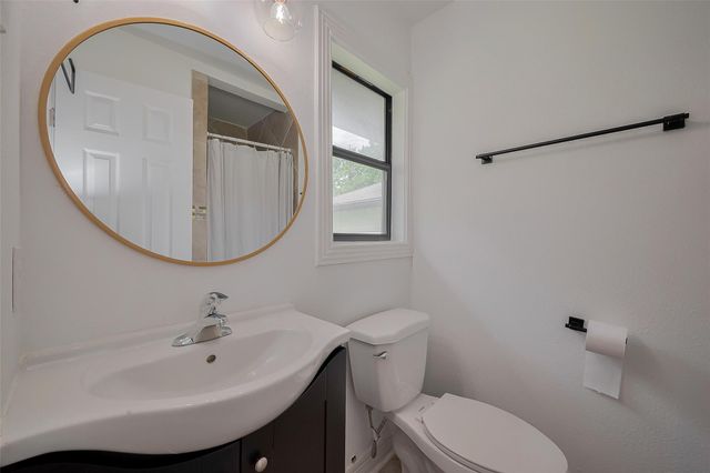 8057 Ridgeview Drive, Houston, TX 77055