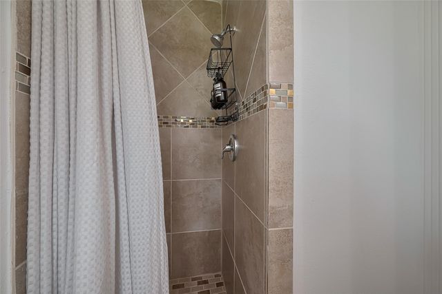 8057 Ridgeview Drive, Houston, TX 77055