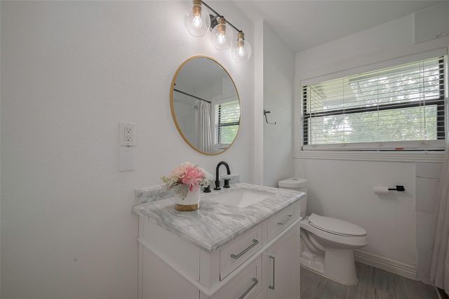 8057 Ridgeview Drive, Houston, TX 77055