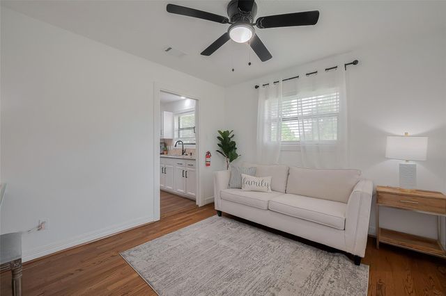 8057 Ridgeview Drive, Houston, TX 77055