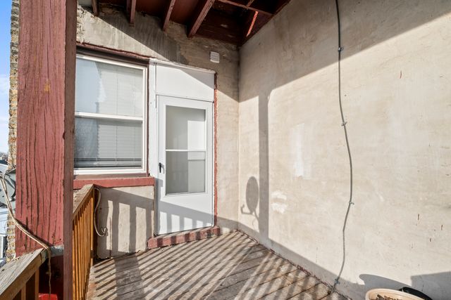 3049 W Berteau Avenue 3, Chicago, IL 60618