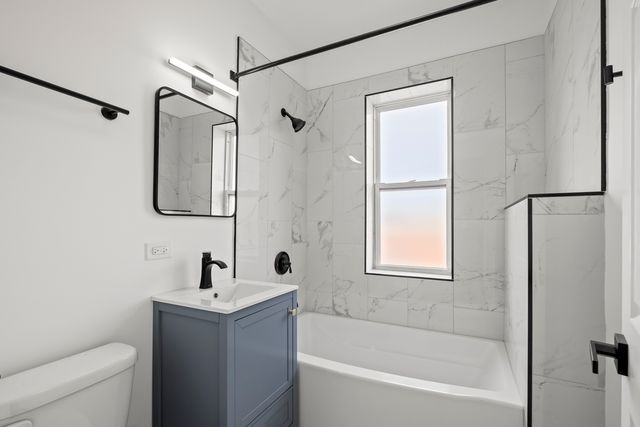 3049 W Berteau Avenue 3, Chicago, IL 60618