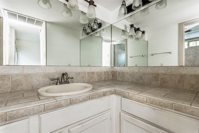 3321 Oak Grove Avenue 107, Dallas, TX 75204