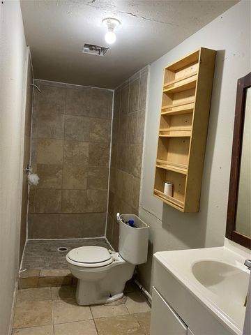 3620 Reveille Street B, Houston, TX 77087