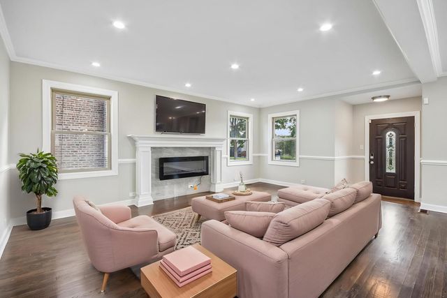 8641 S Constance Avenue, Chicago, IL 60617