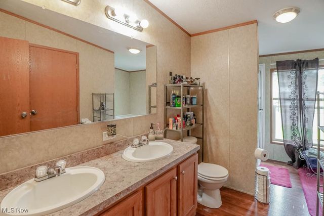 221 Sea Gull Lane, New Philadelphia, OH 44663