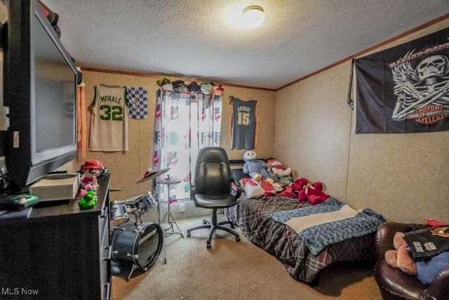 221 Sea Gull Lane, New Philadelphia, OH 44663