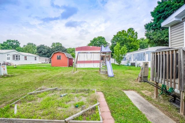 221 Sea Gull Lane, New Philadelphia, OH 44663