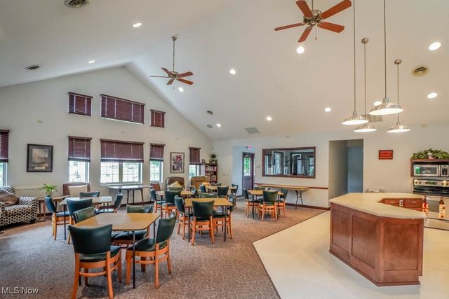 221 Sea Gull Lane, New Philadelphia, OH 44663