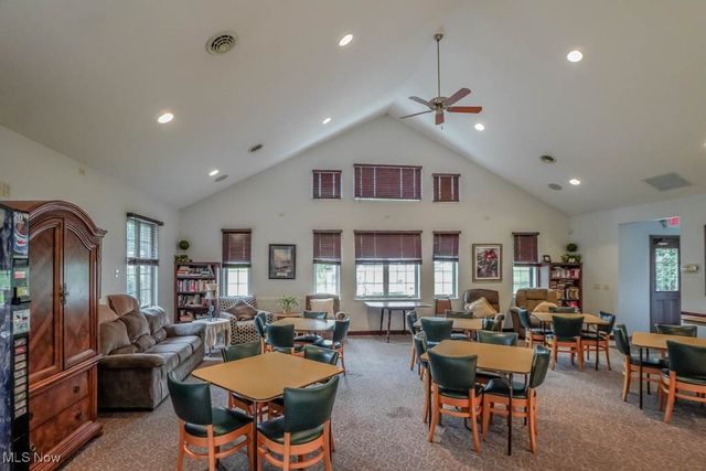 221 Sea Gull Lane, New Philadelphia, OH 44663