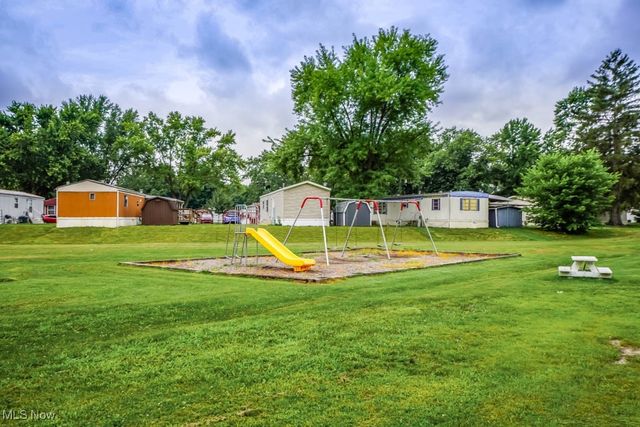 221 Sea Gull Lane, New Philadelphia, OH 44663