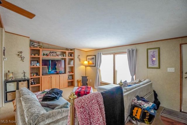 221 Sea Gull Lane, New Philadelphia, OH 44663