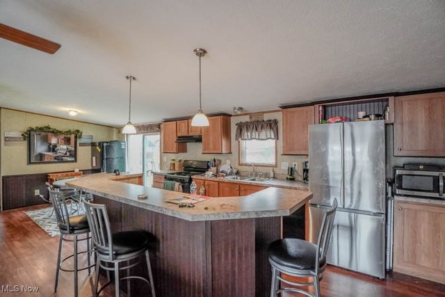 221 Sea Gull Lane, New Philadelphia, OH 44663