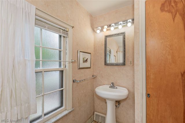 23703 East Baintree Road, Beachwood, OH 44122