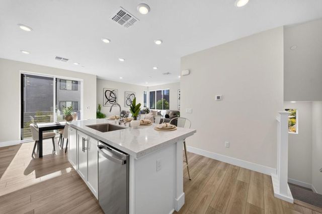 3891 Vanguard 1004, Fremont, CA 94538