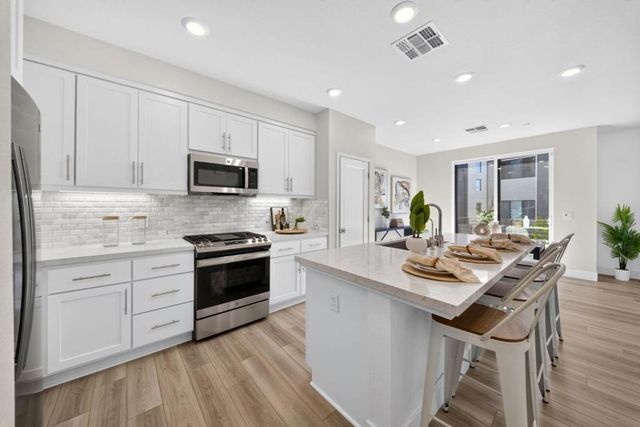 3891 Vanguard 1004, Fremont, CA 94538