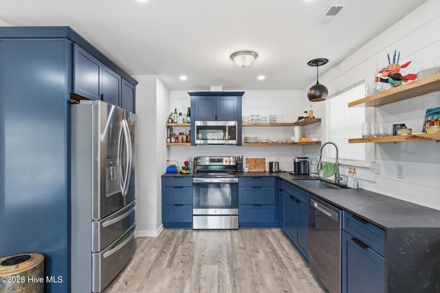 107 NE 65th Street, Oak Island, NC 28465