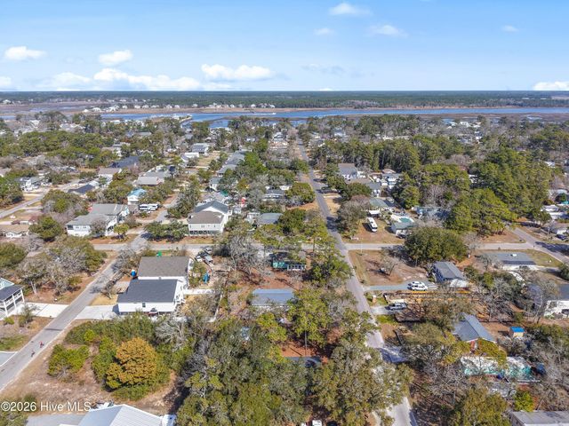 107 NE 65th Street, Oak Island, NC 28465