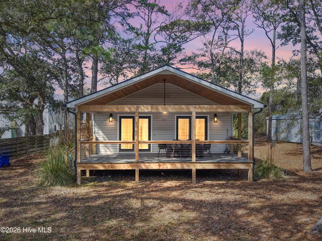 107 NE 65th Street, Oak Island, NC 28465